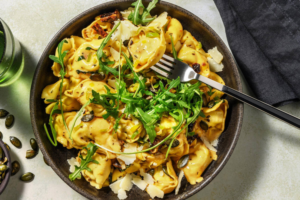 Kremet basilikumtortelloni