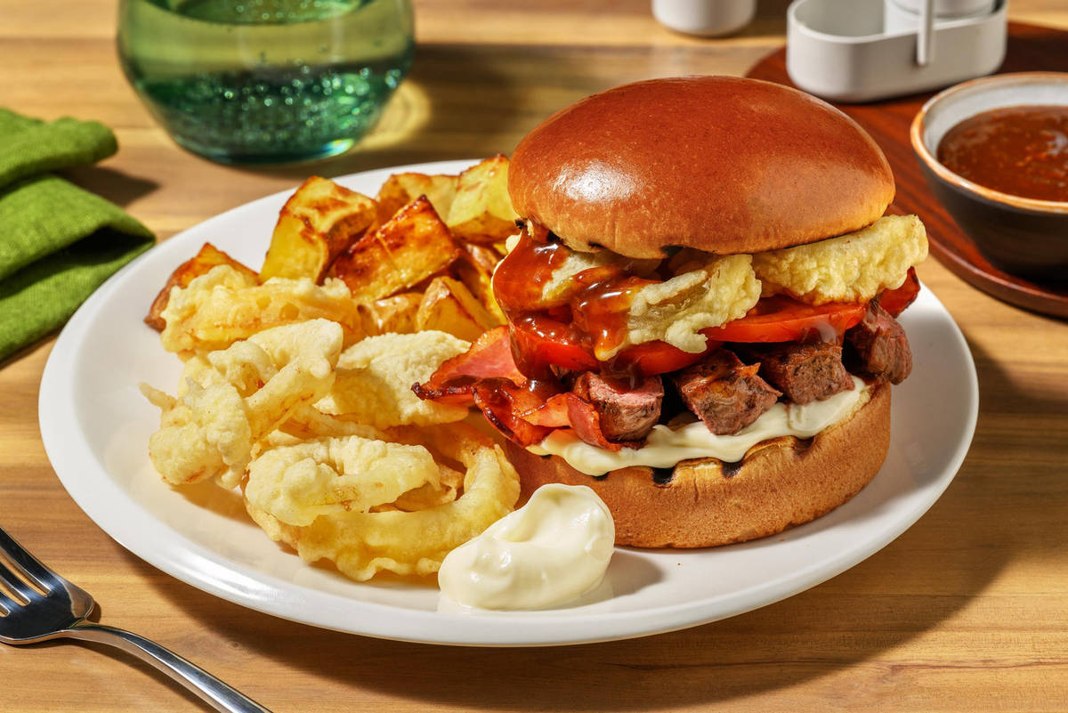 Amerikansk ”cowboy steak burger” och BBQ-sås