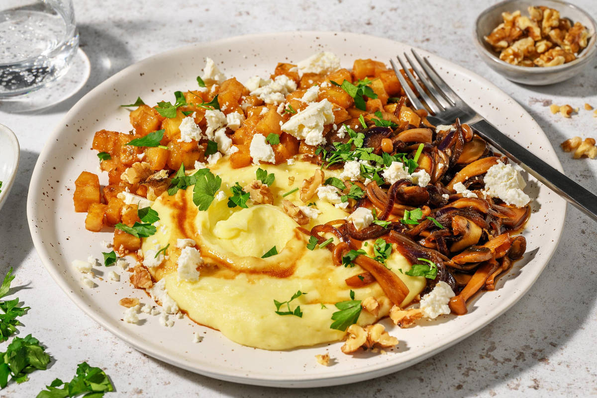 Zwarteknoflookchampignons met witte kaas en knolselderij