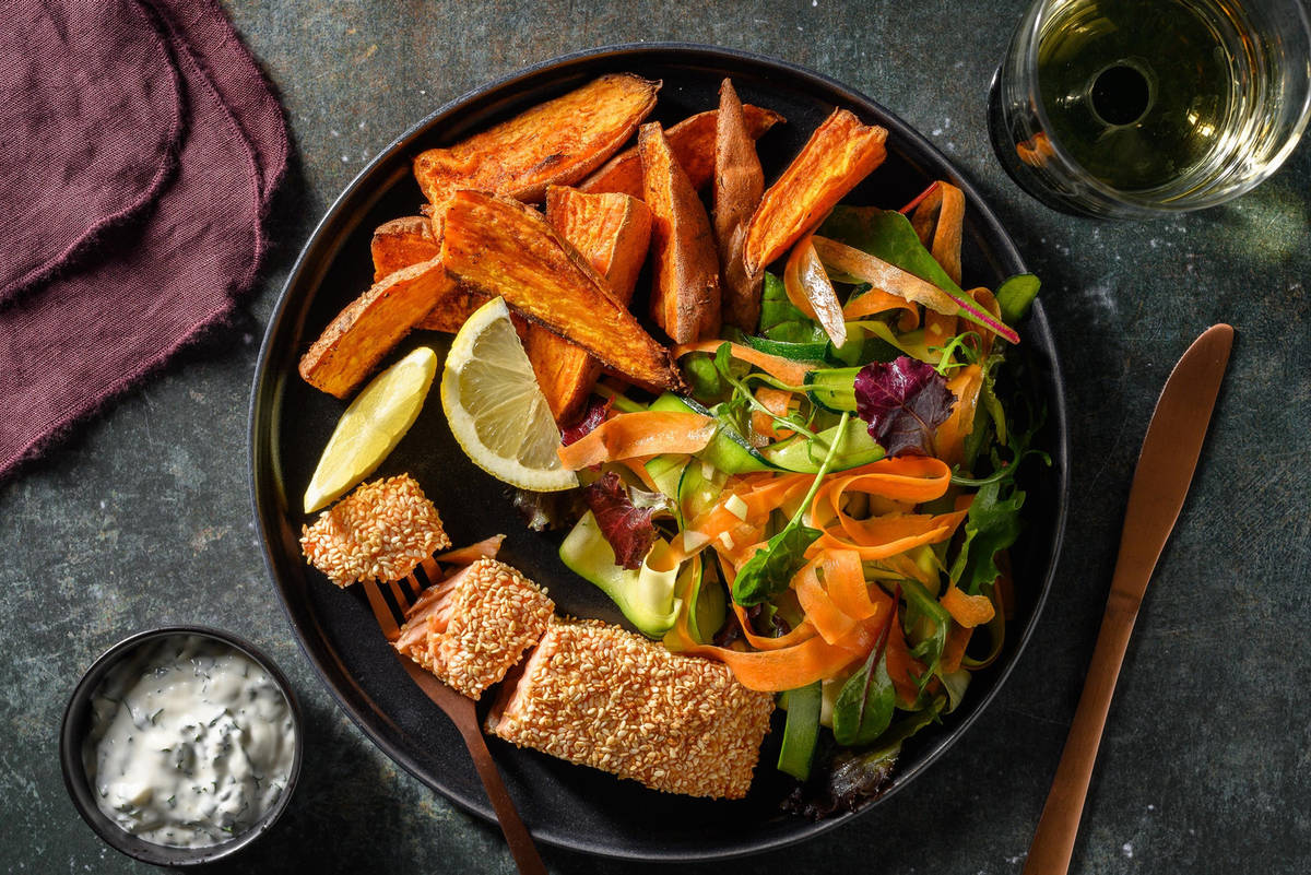 Sesampanerad lax och persiljemajonnäs