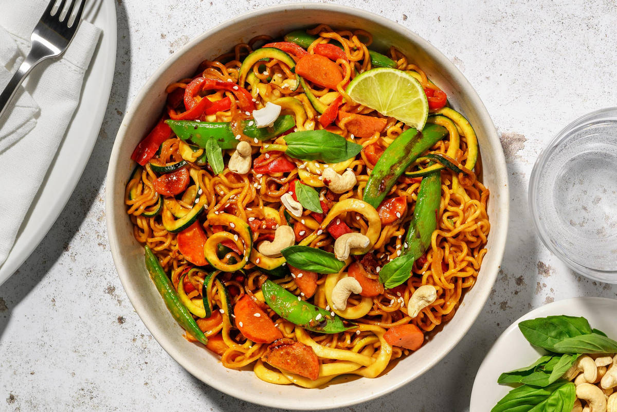 Sauté de nouilles au tahini et courgetti