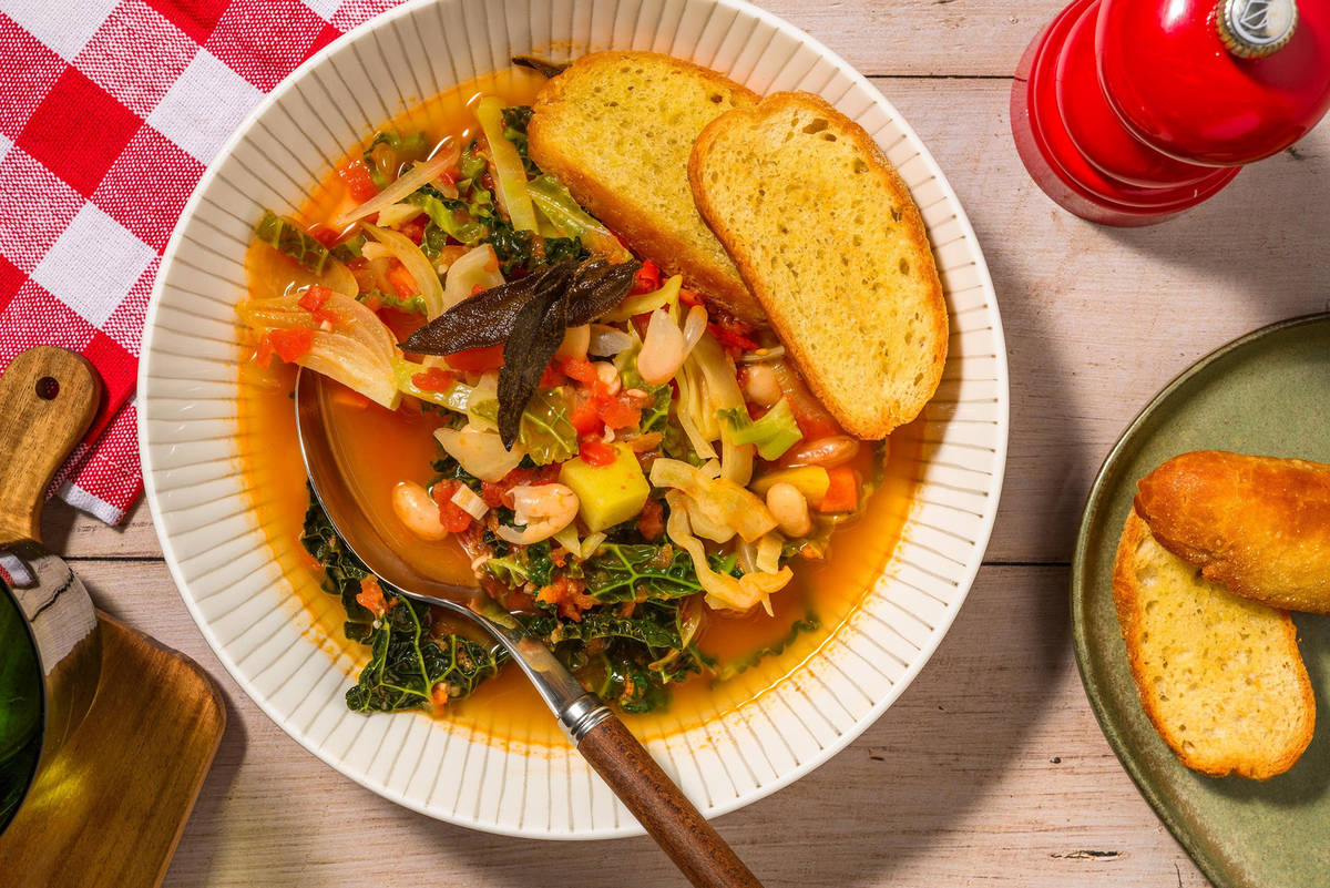 Ribollita rustica di cavolo nero e verze