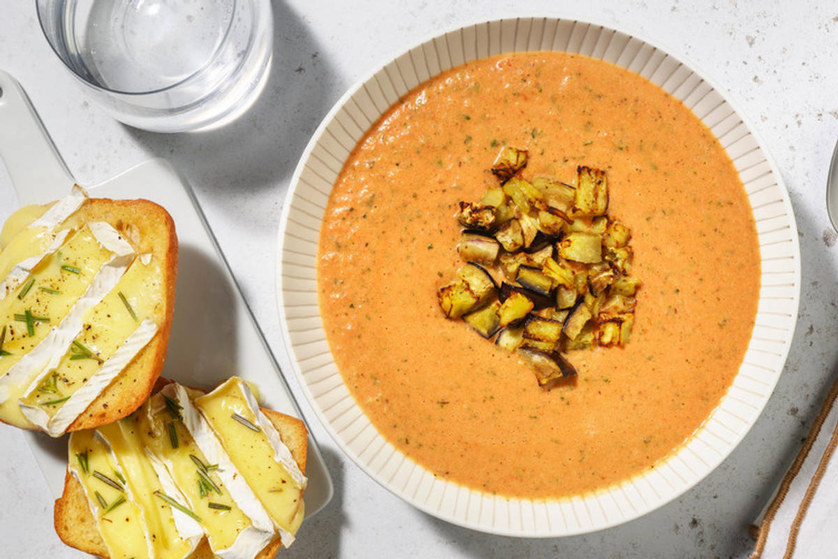 Ratatouillesoep met ciabatta met camembert