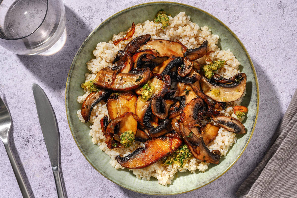 Orzo Portobello ai funghi e pesto di rucola