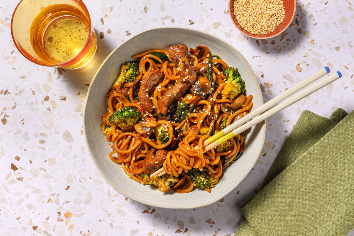 Express Sweet Chilli Double Beef Noodle Stir-Fry