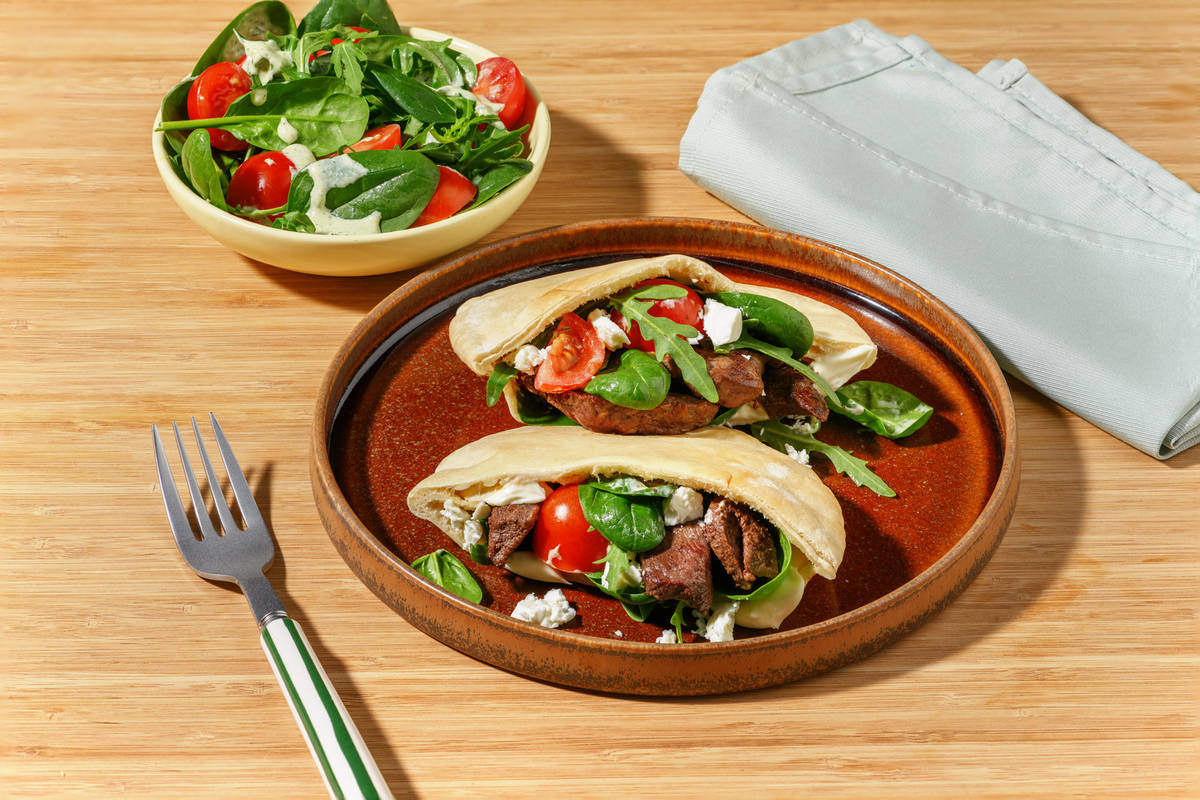 [Superquick] Mediterranean Beef & Fetta Pita Pockets