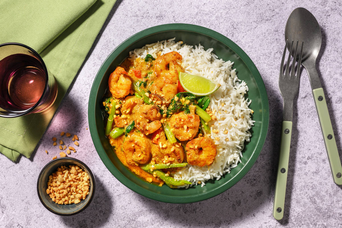 [Healthy Takeaway] NZ Prawn Moilee-Style Curry & Garlic Rice