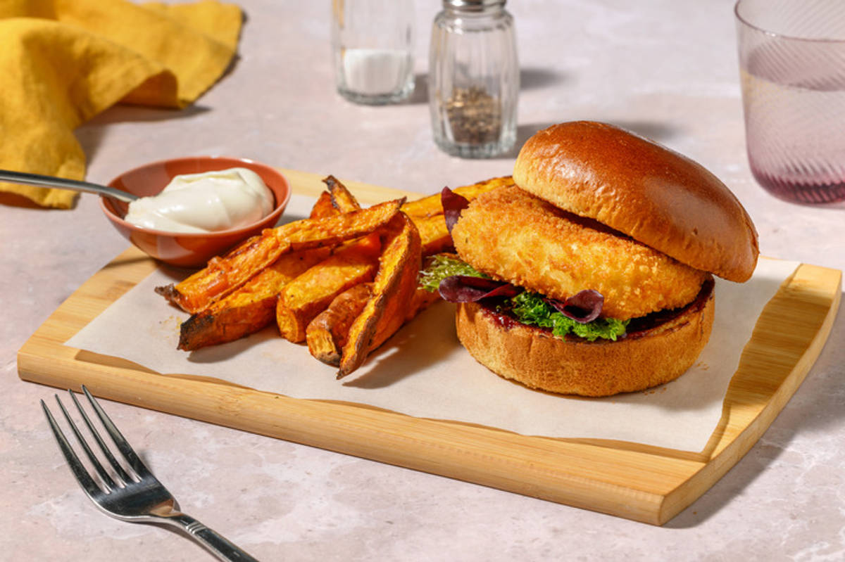 Chicken, Crumbed Halloumi Burger & BBQ-Cherry Sauce