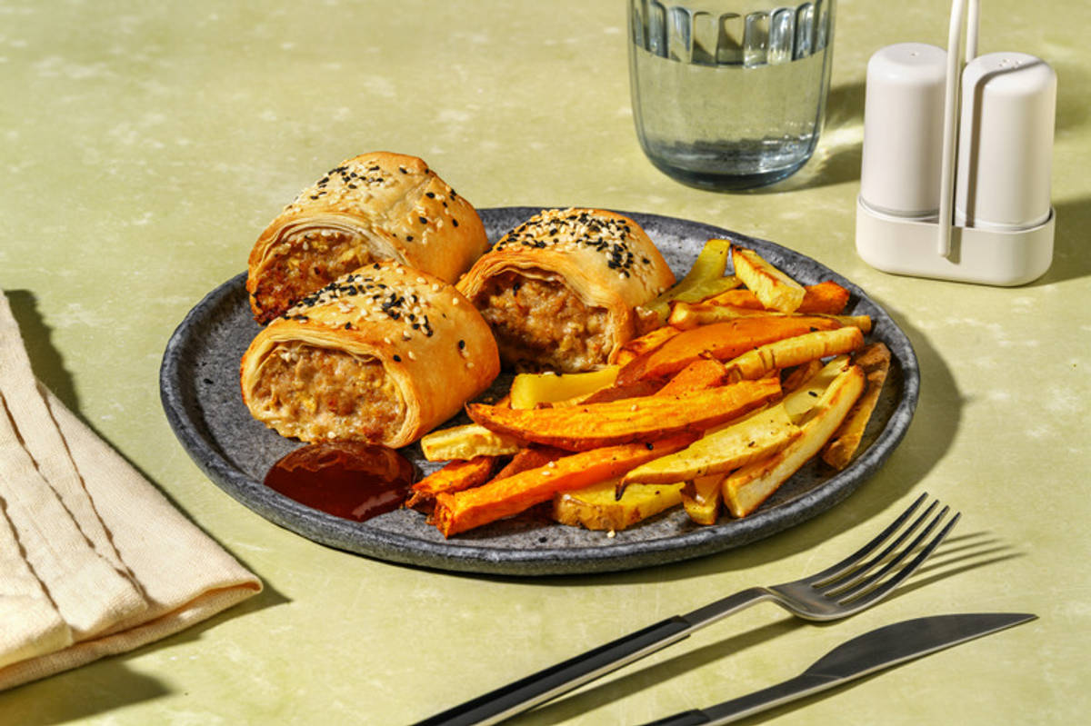 Kiwi-Spiced Beef & Apple Sausage Rolls
