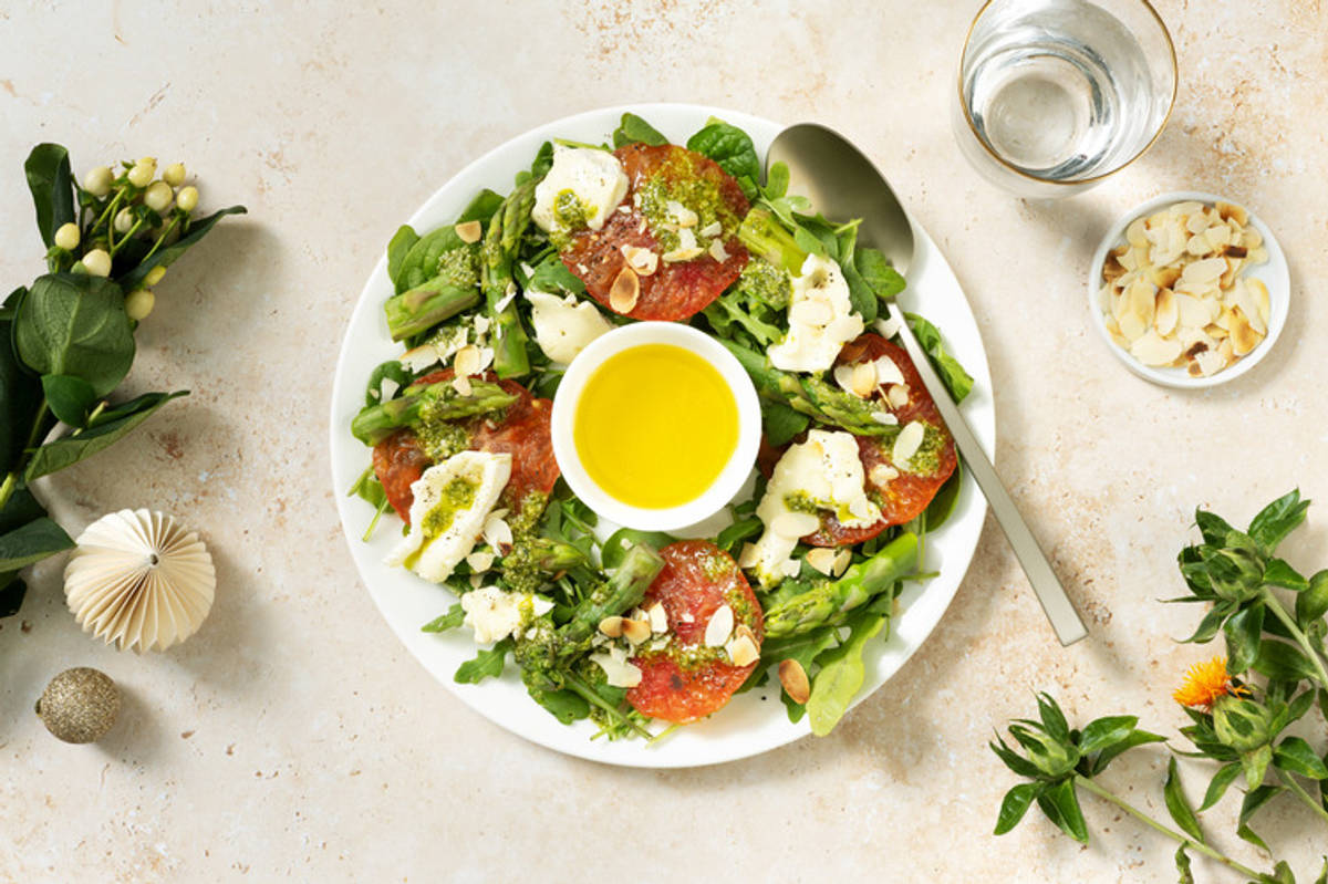 Pesto Heirloom Tomato & Brie Christmas Wreath