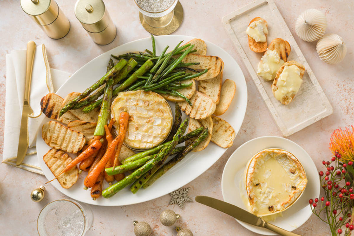 Brie Festive Fondue & Summer Veg Dippers