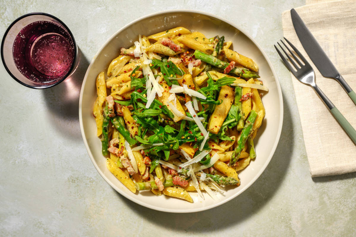 Creamy Pesto Bacon Pasta & Rocket Salad