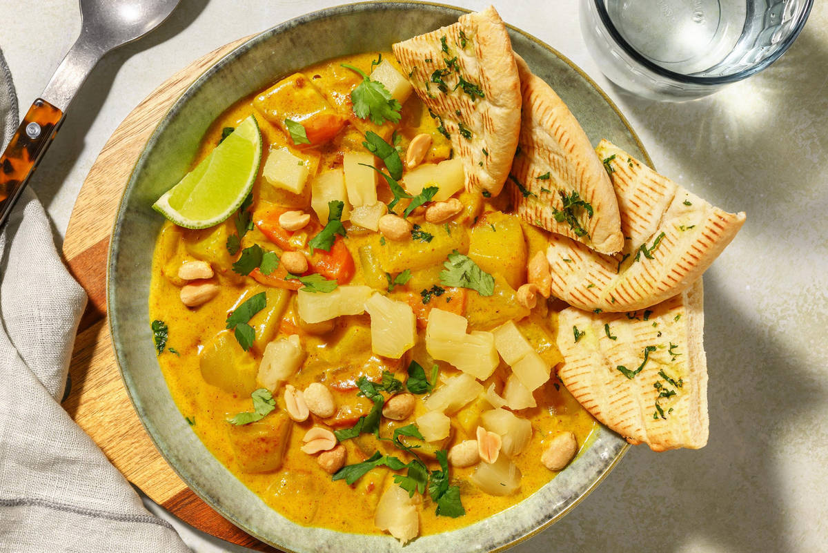 Thailandsk ananas- og grøntsagskarry