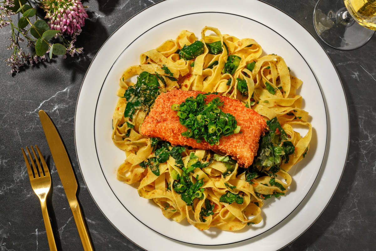 Fettuccine mit knusprigem Lachsfilet