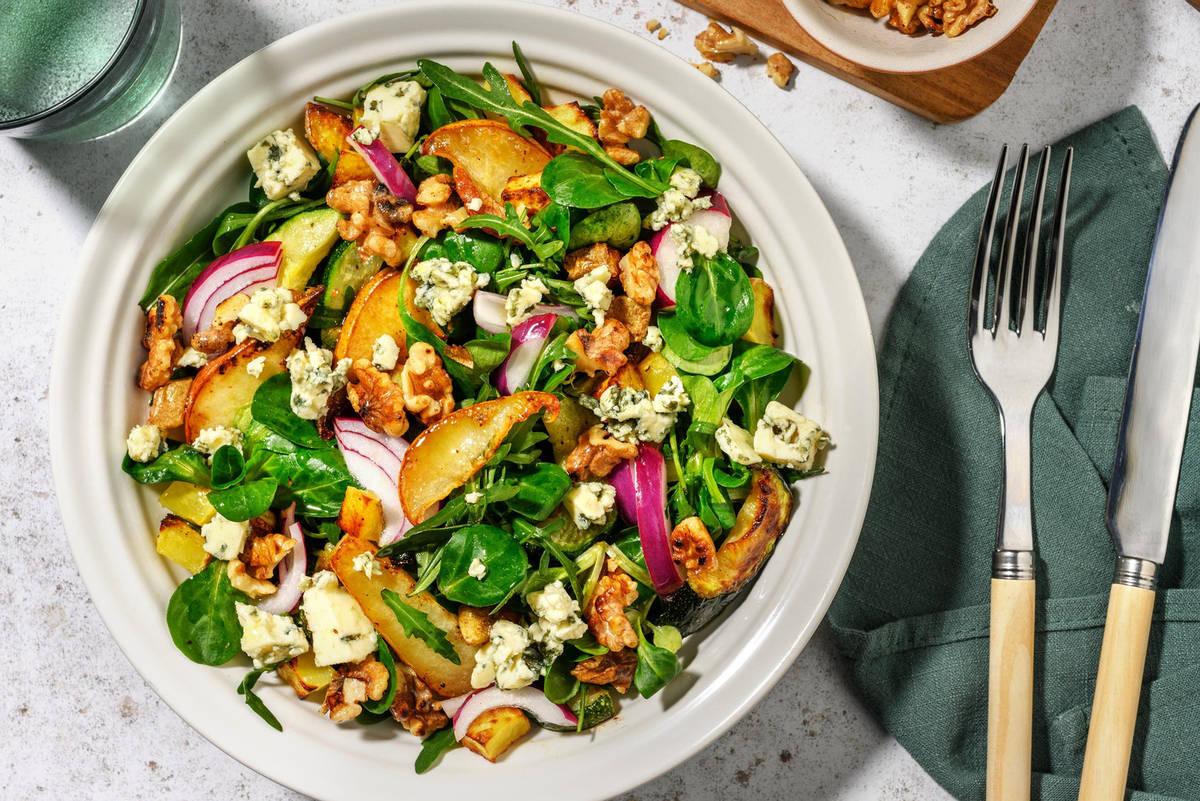Salade à la poire caramélisée et fromage bleu