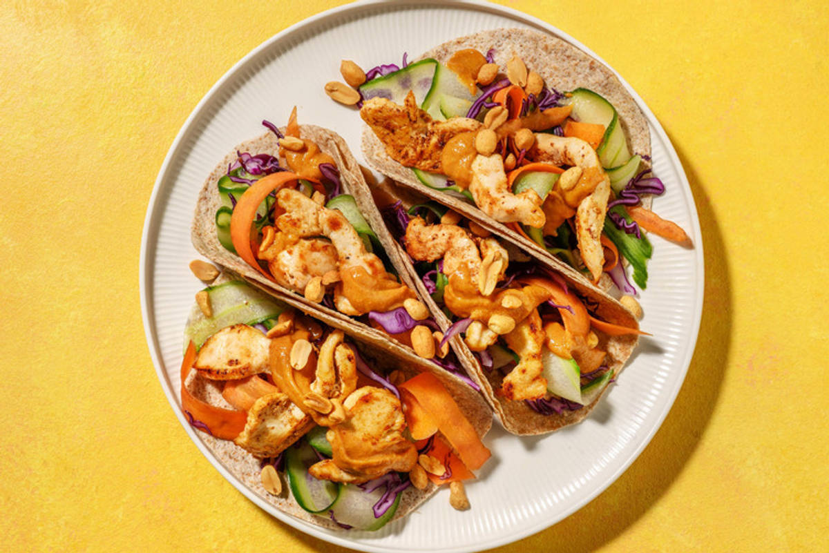 Snabba sataykryddade kycklingtacos