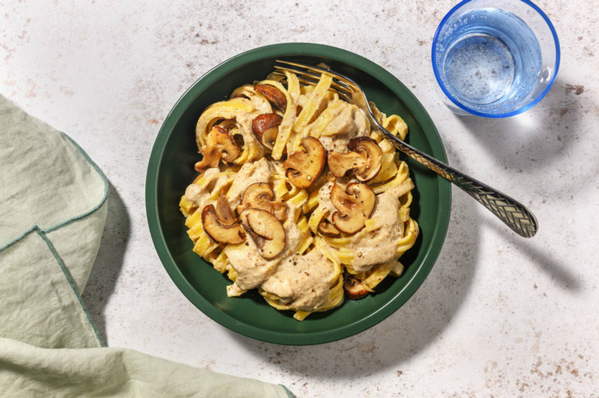 Tagliatelle con salsa cremosa de setas y miso