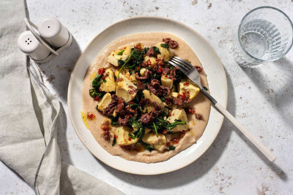 Cuori di carciofo, salsiccia e purè di cannellini