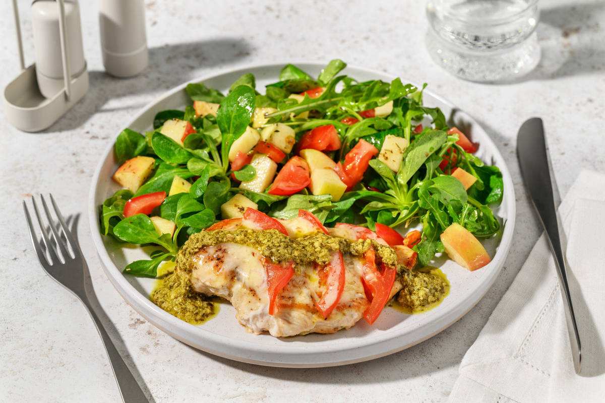 Pollo caprese con pesto de albahaca