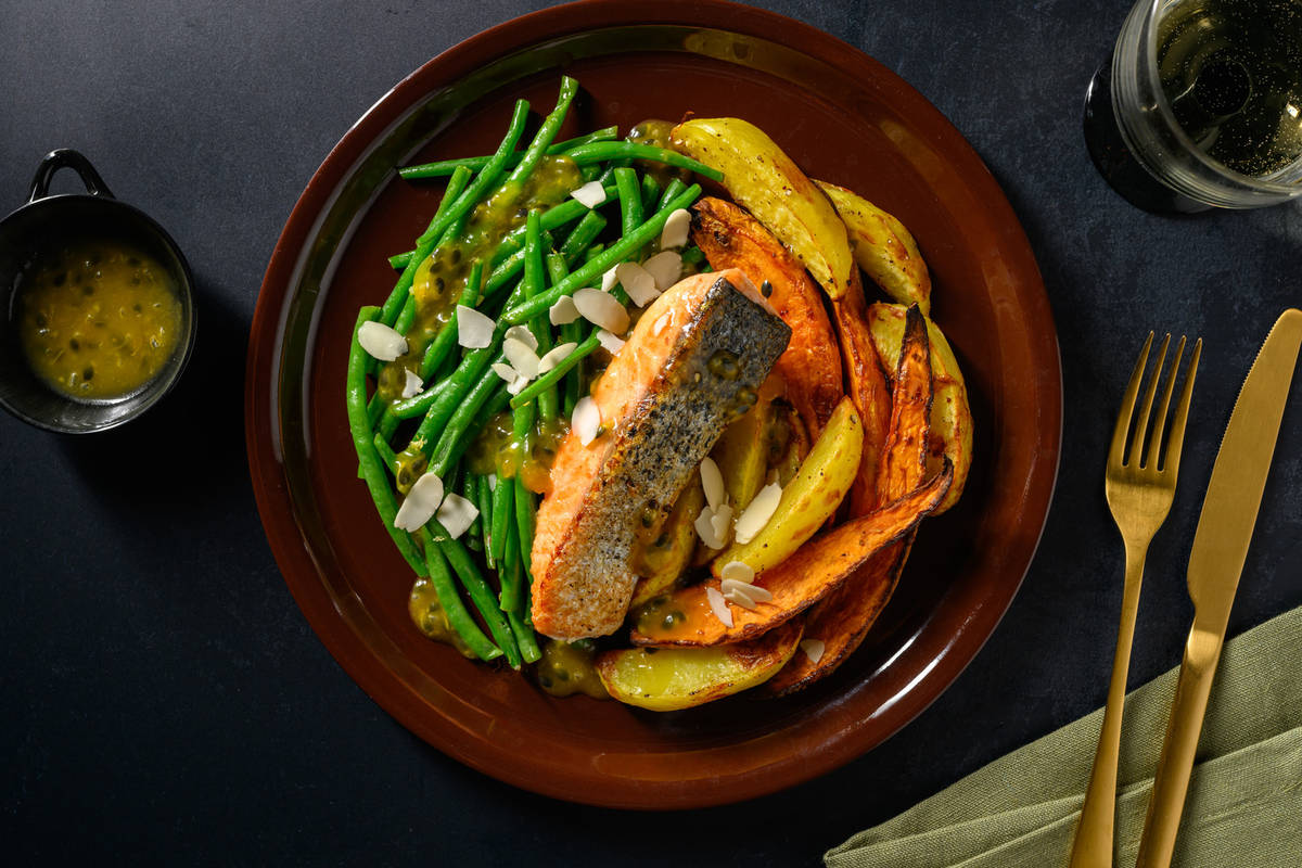 Filetto di salmone e salsa al frutto della passione