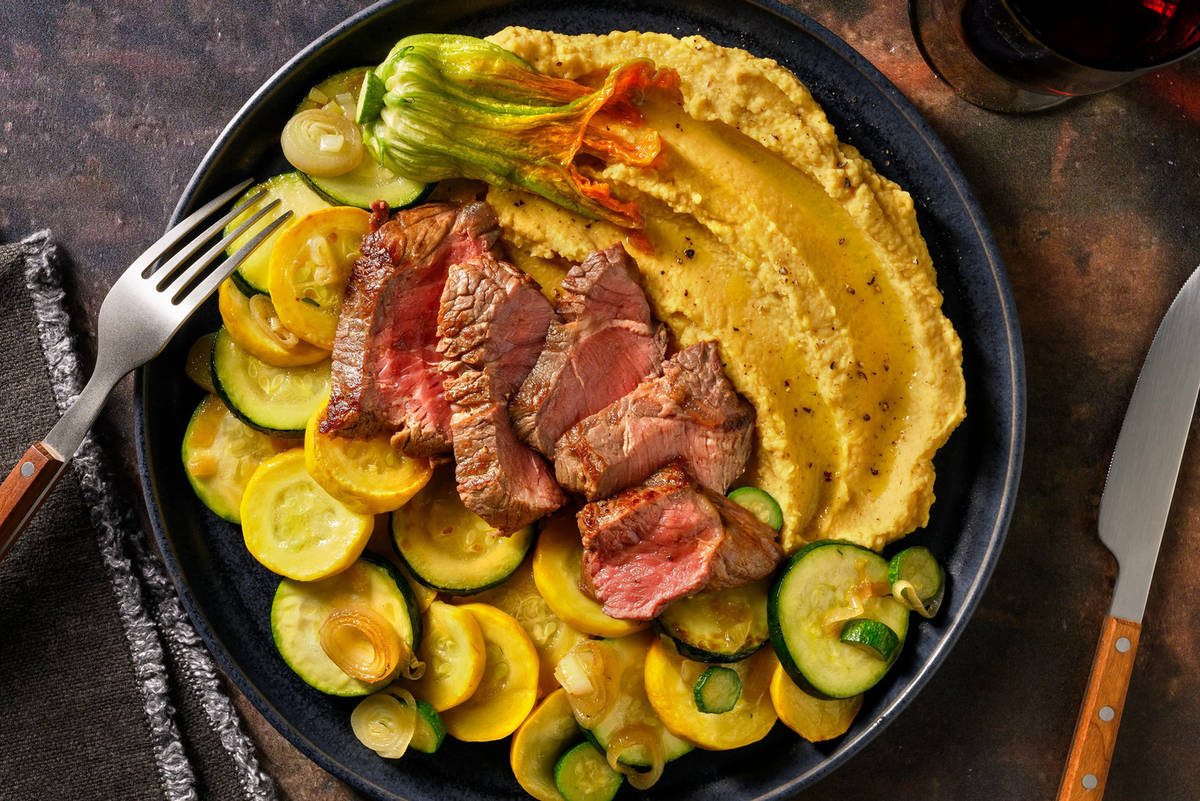Tagliata di manzo e fantasia di zucchine