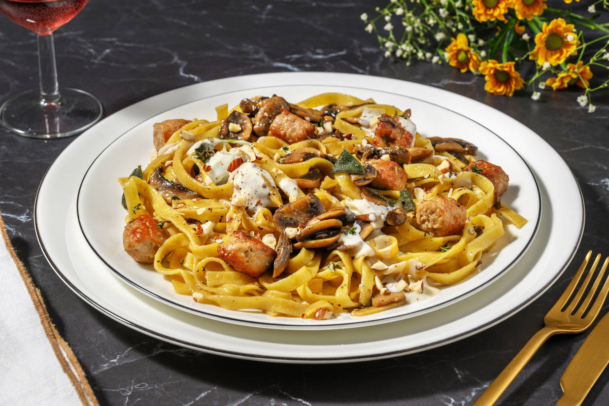 Fettuccine del boscaiolo alla salsiccia e Taleggio Dop