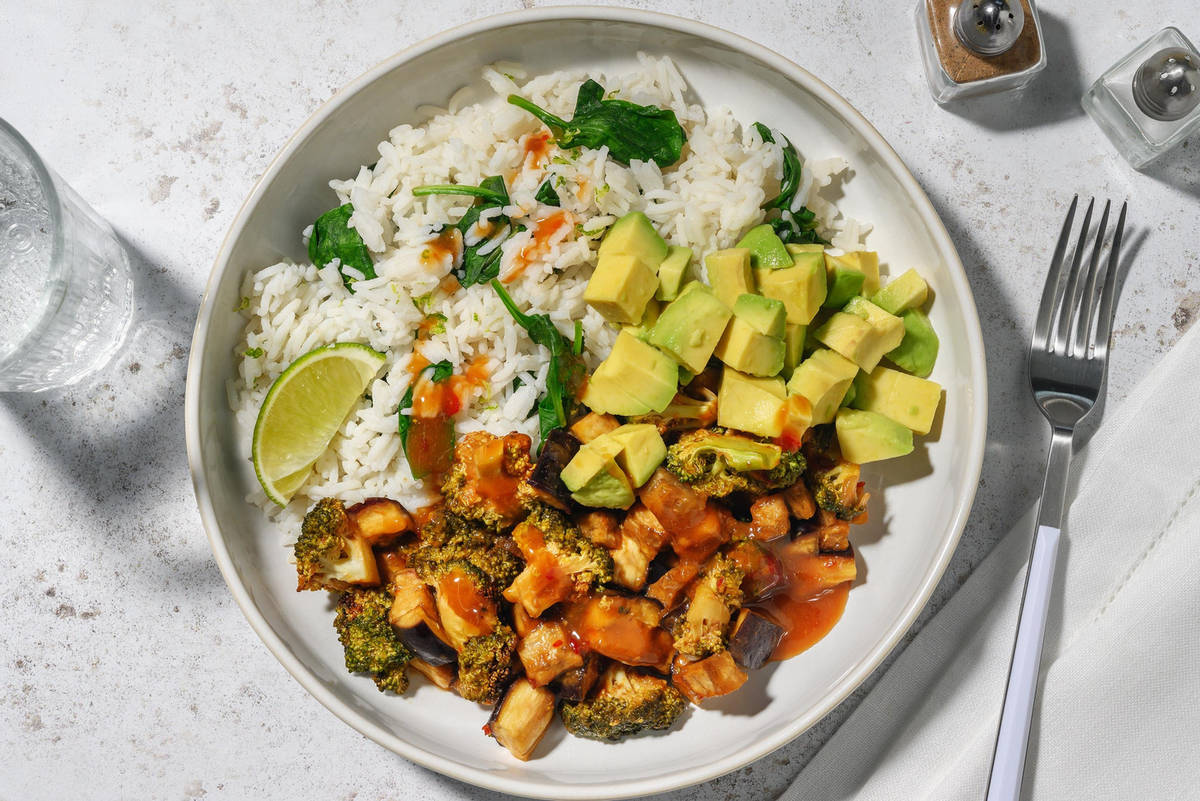 Bowl mit Miso-Aubergine, Avocado und Broccoli