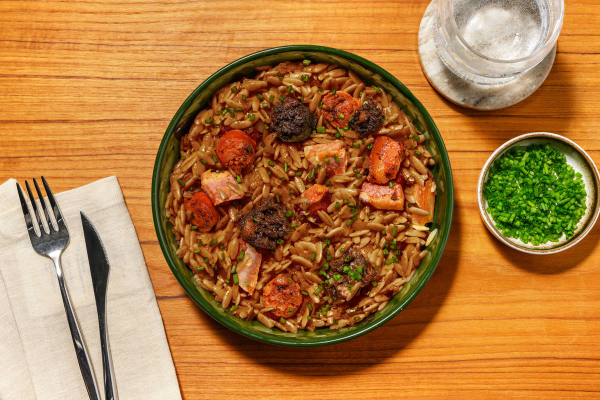 Risotto de orzo con chorizo, morcilla y panceta asturianos