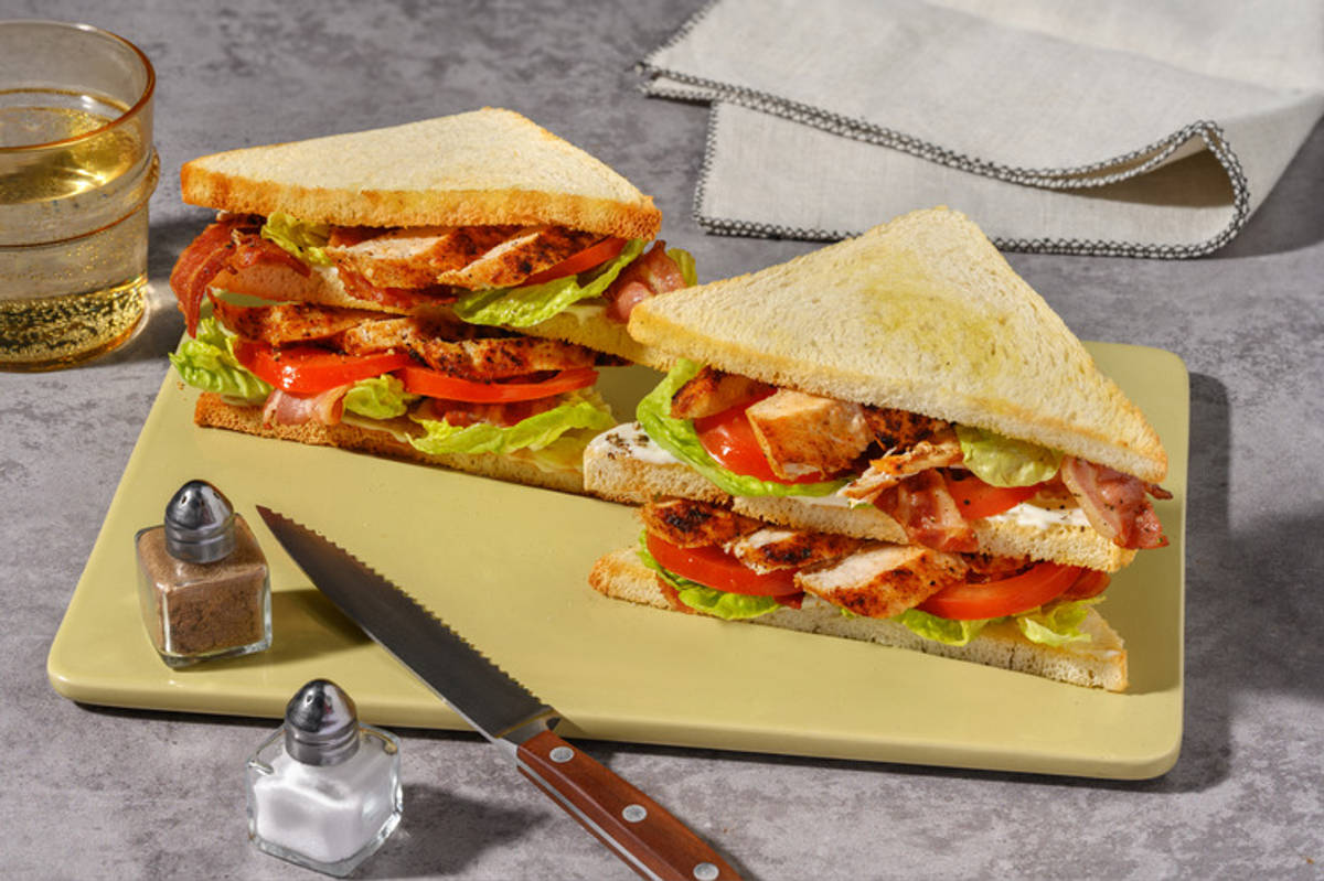 Club Sandwich al petto di pollo e pancetta