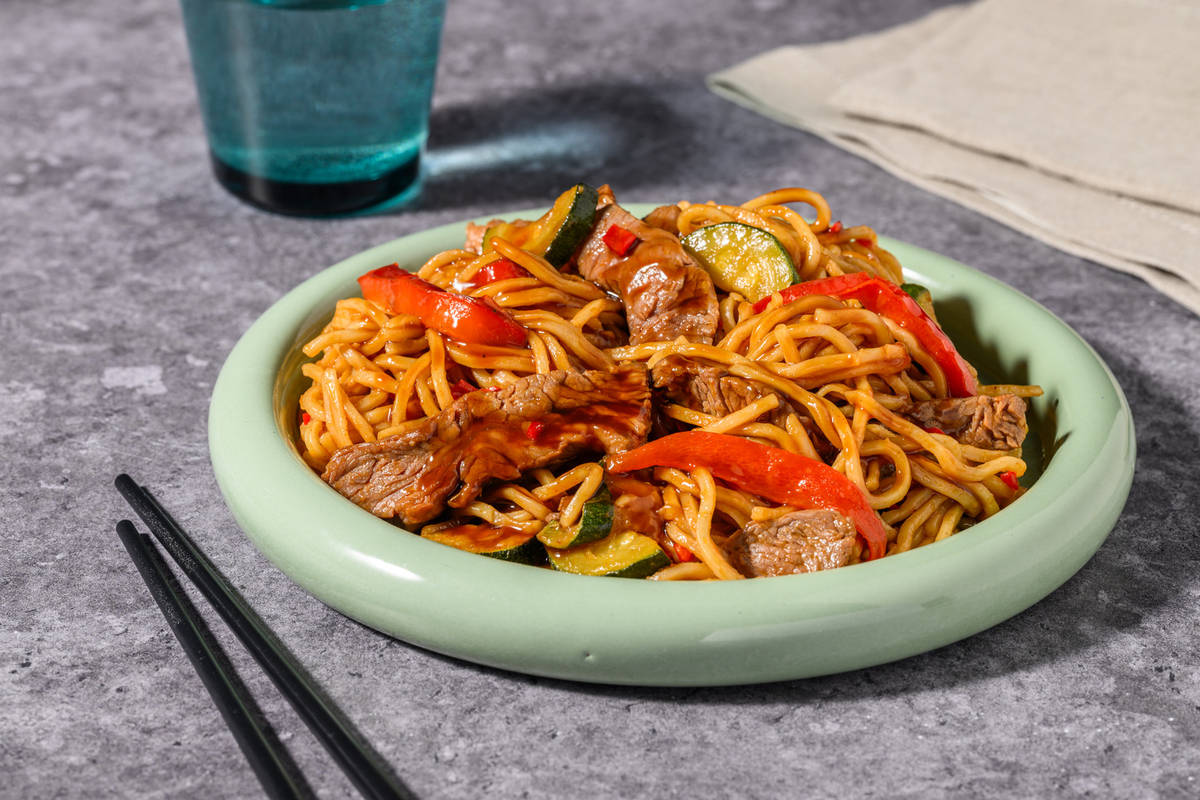 Wok de nouilles & légumes sautés au poulet