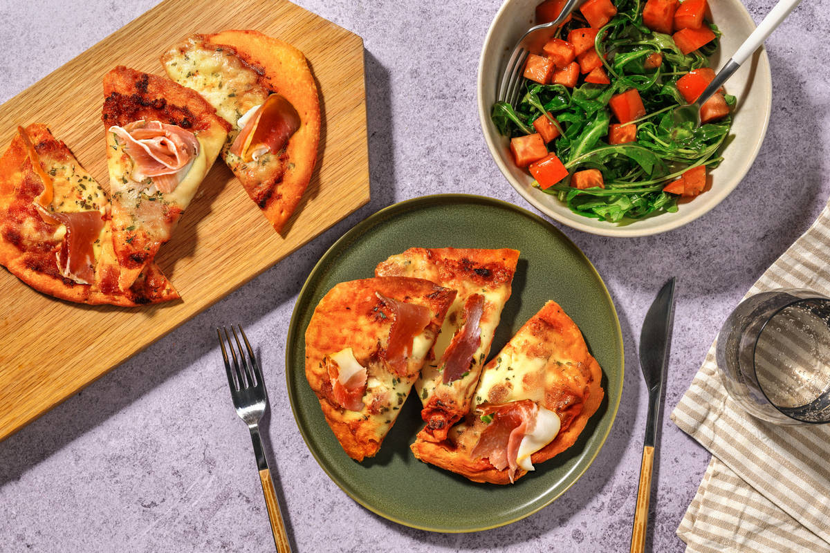 Pizza naan jambon sec, pesto rosso & mozza