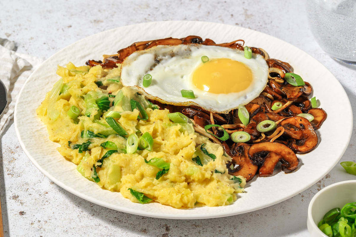 Sticky champignons met spiegelei