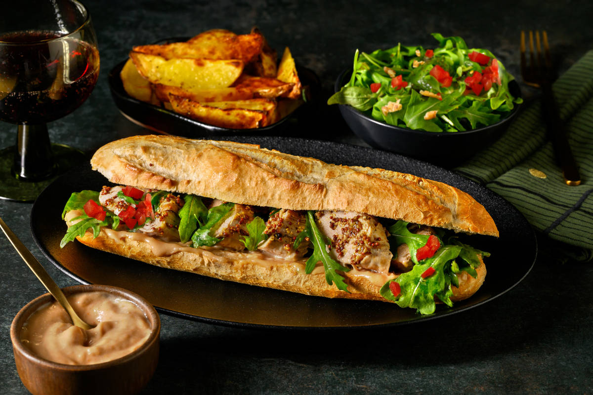 Bocadillo gourmet de solomillo con alioli de membrillo