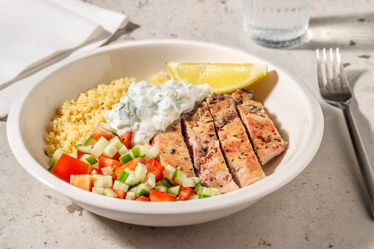 Souflaki-Poulet auf Couscous