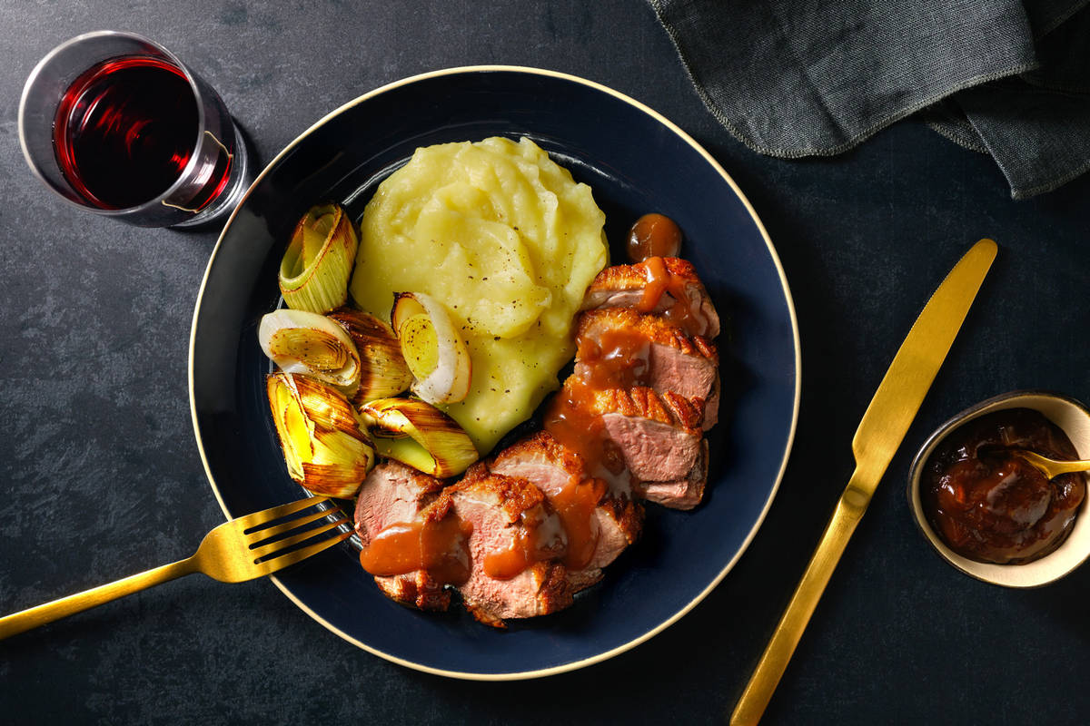 Magret de pato con salsa de membrillo y naranja valenciana