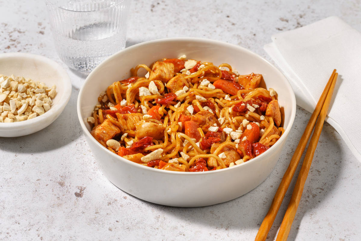 Wok peps de nouilles, poulet & cajous