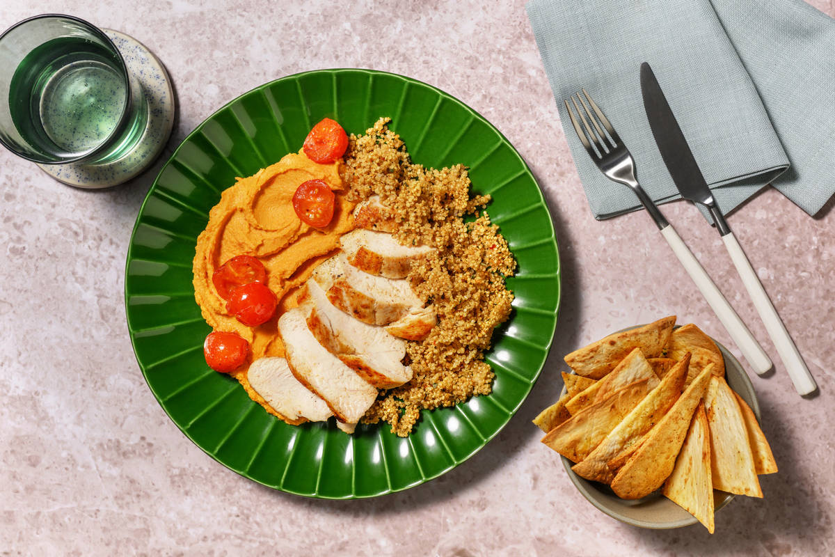 Extra de pollo marinado con hummus de tomates cherry