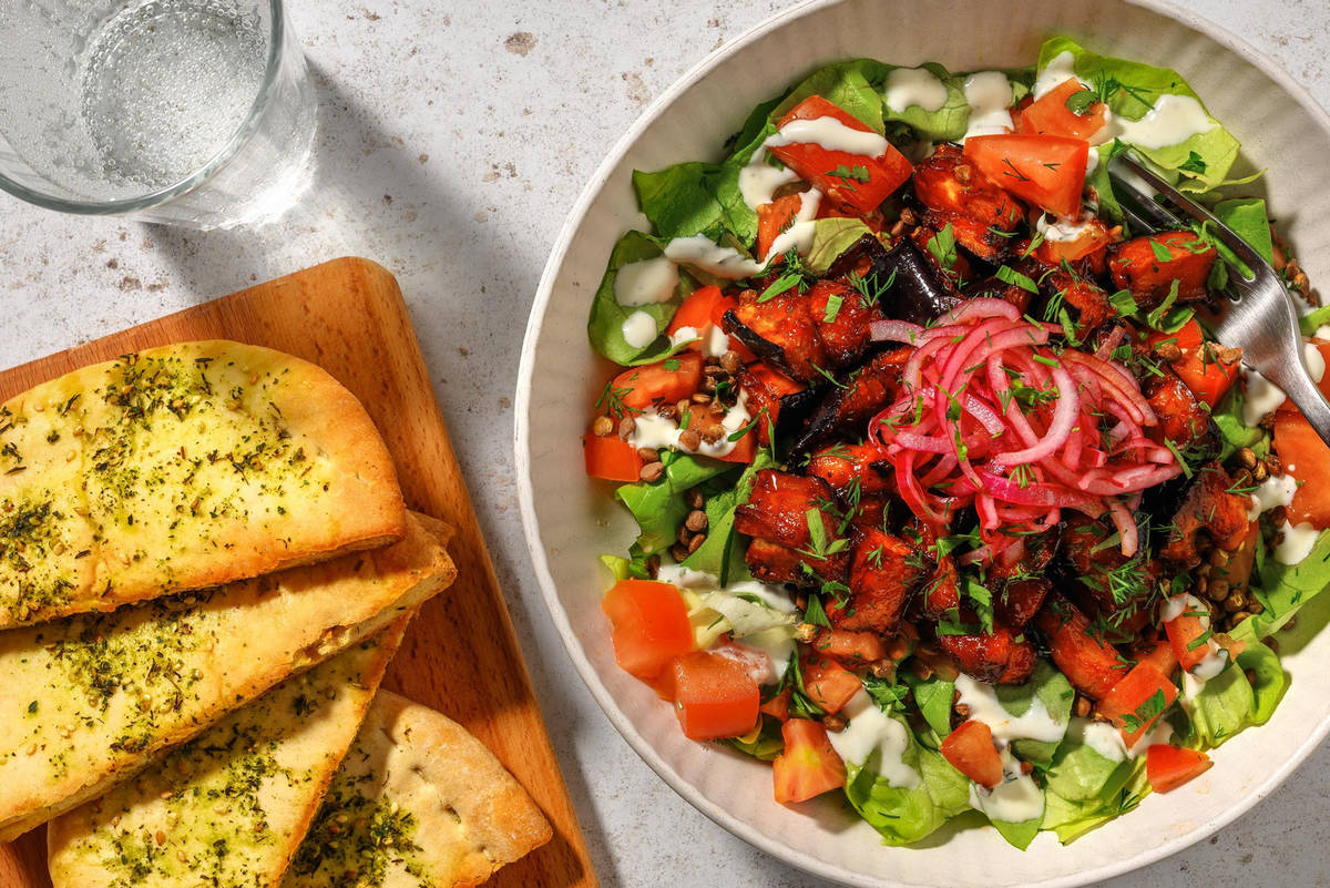 Sticky aubergine met harissa en knapperige za'atar-pita