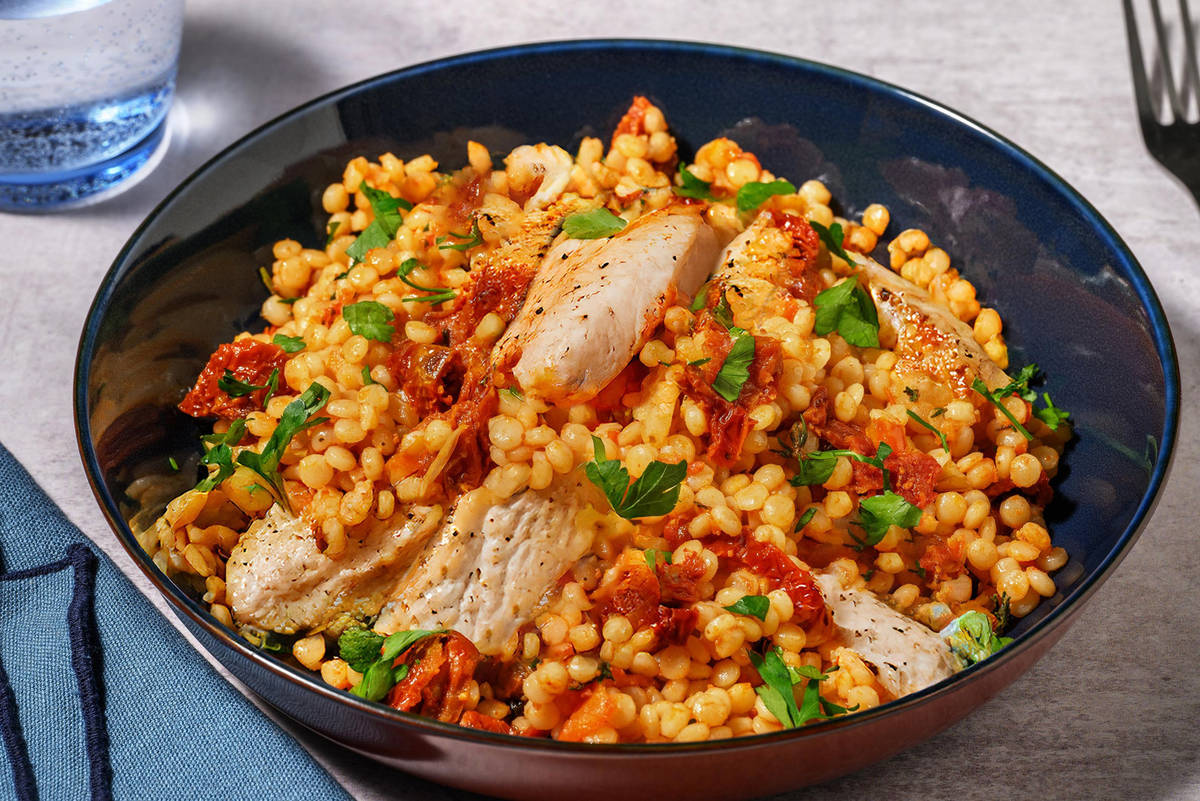 One-Pot: sardisches Perlcouscous mit Poulet