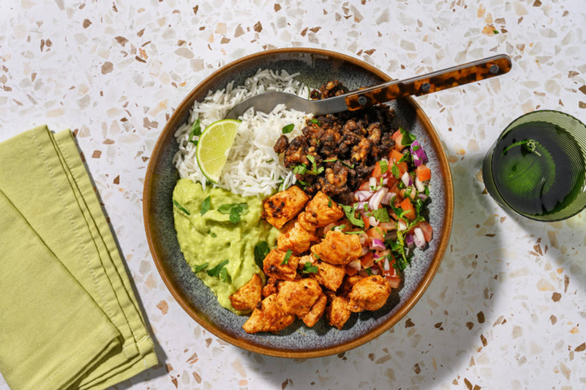 Bol mexicano con extra de pollo y guacamole