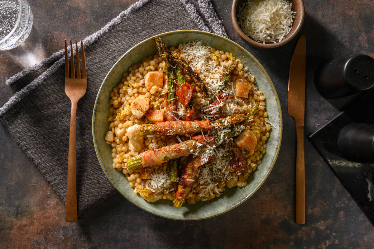Fagot d'asperges, poulet & couscous perlé
