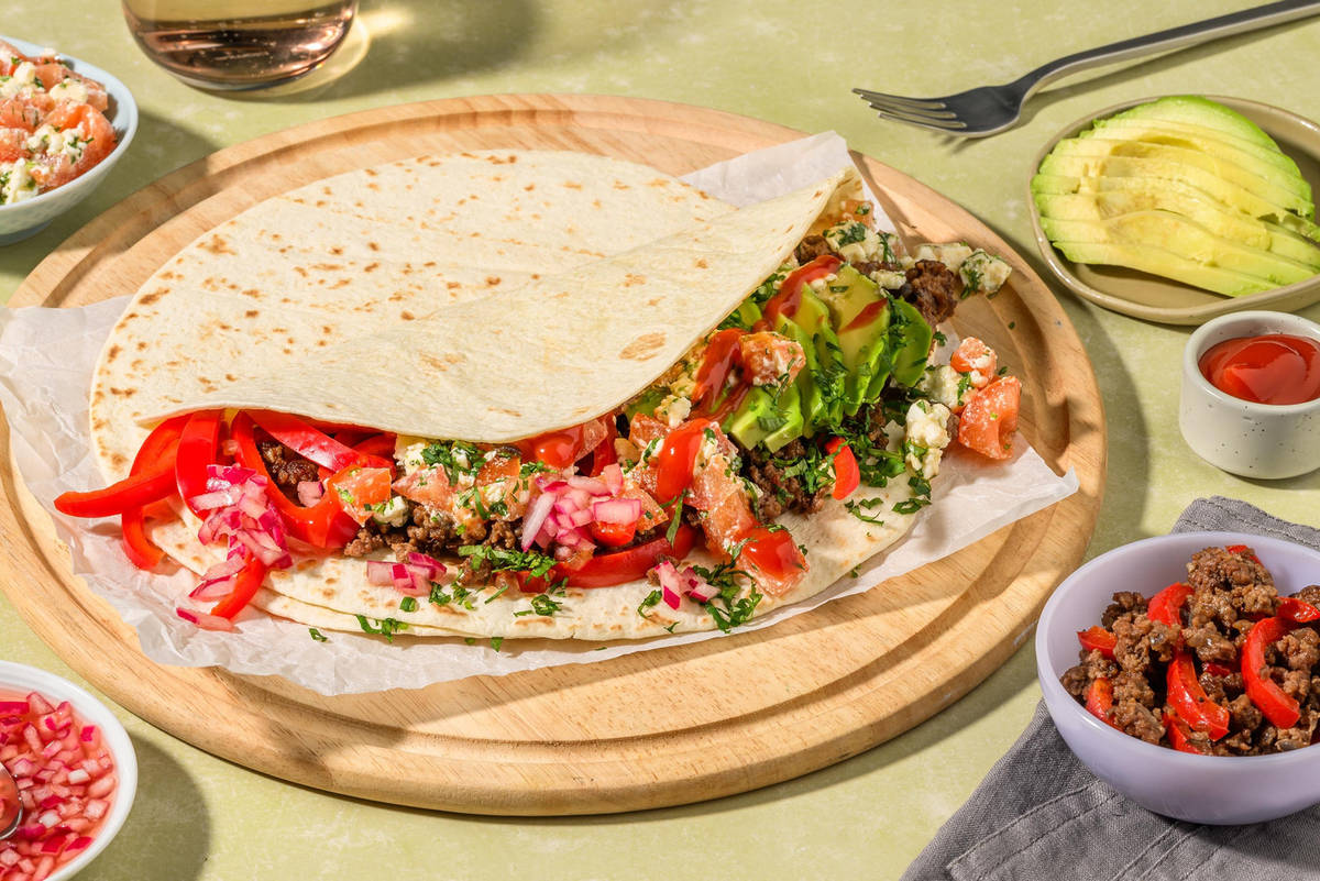 Fajitas met rundergehakt, avocado en tomatensalsa