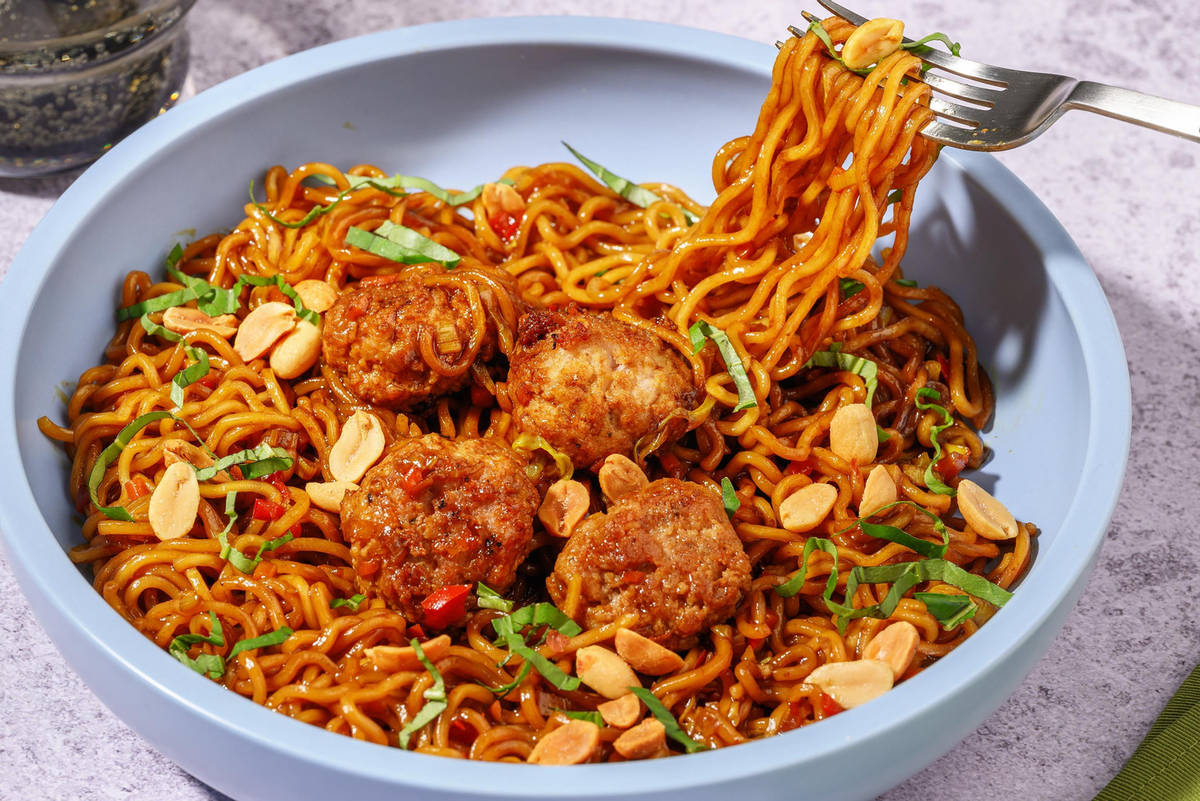 Sticky gemengd-gehaktballetjes met Thais basilicum