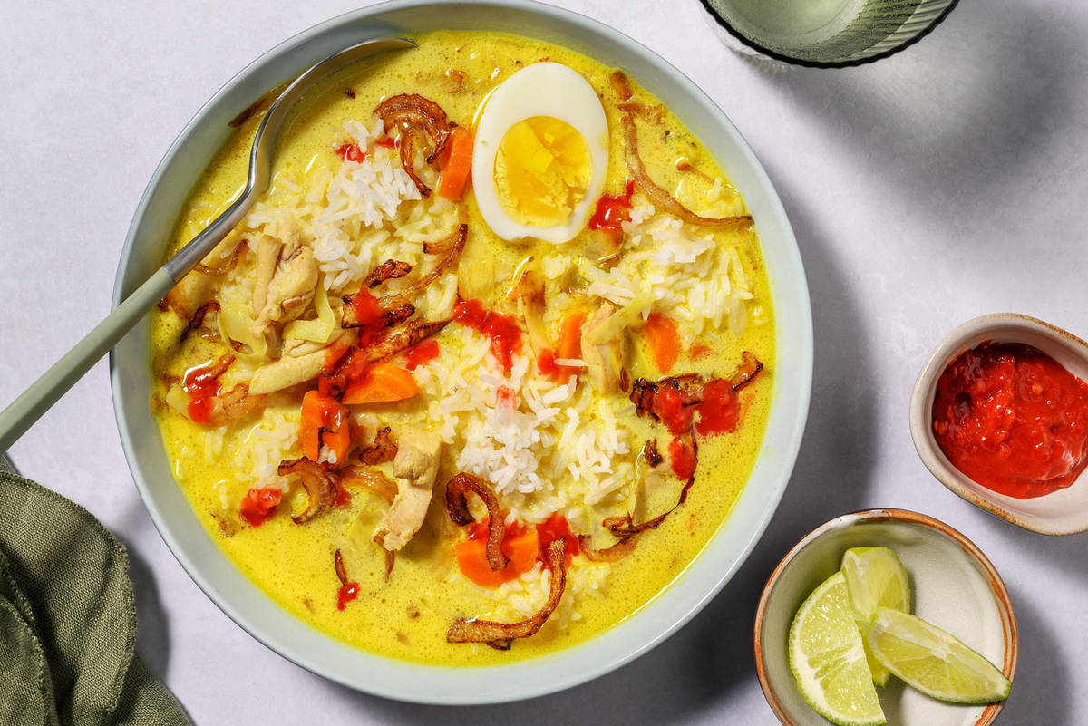Soupe de poulet au curry jaune et œuf mollet
