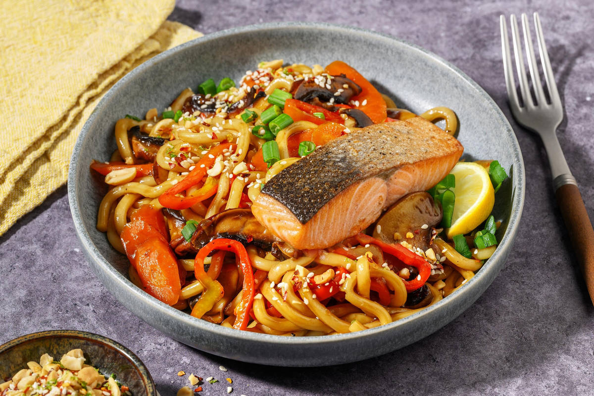 Udonnudeln mit Portobello & extra Lachsfilet