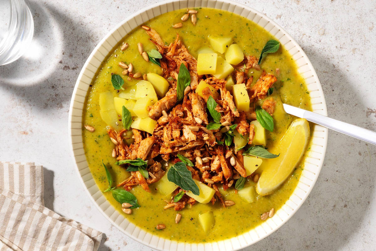 Poulet effiloché et soupe de légumes crémeuse