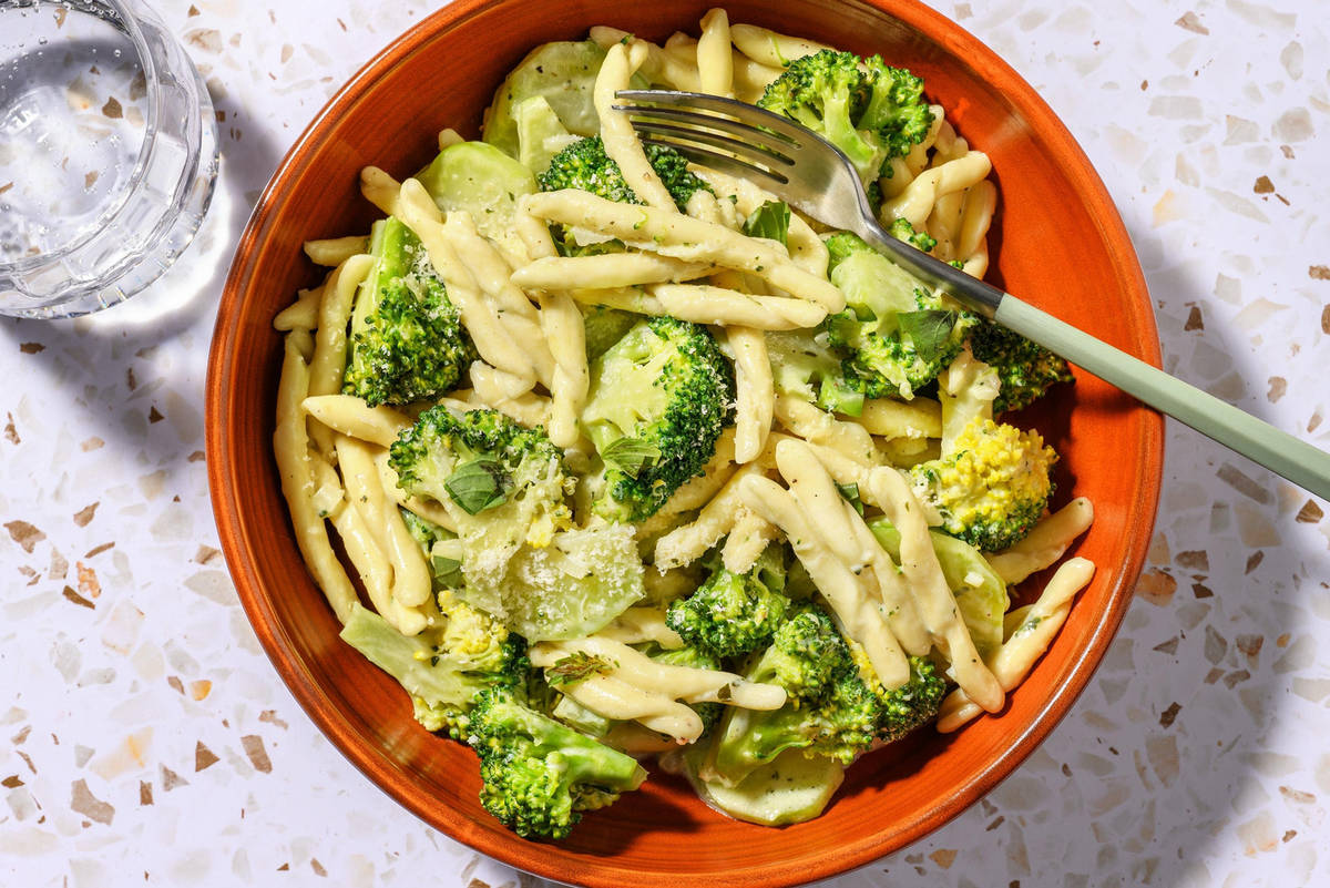 Strozzapreti mit Brokkoli-Käse-Soße