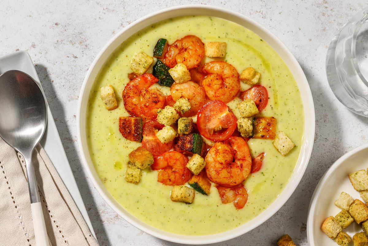 Cremige Zucchini-Suppe mit Garnelen