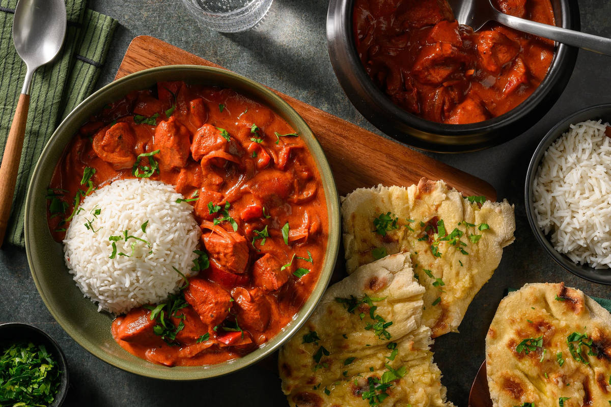 Korma Chicken Curry mit Knoblauch-Naan 