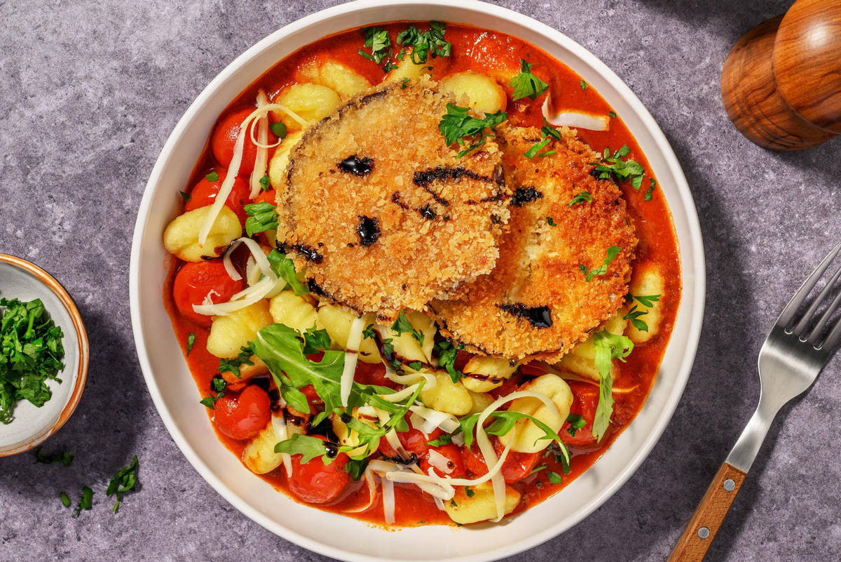 Aubergine alla Milanese met gnocchi en mozzarella